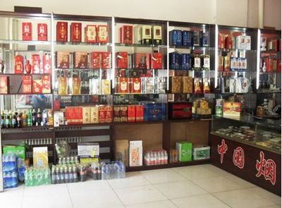 街邊很少有人光顧的煙酒店,靠著這種方式賺取暴利!